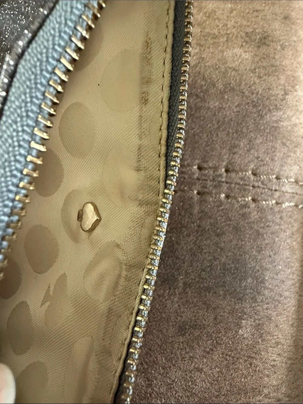 Kate Spade Glitter Wristlet (callouts)